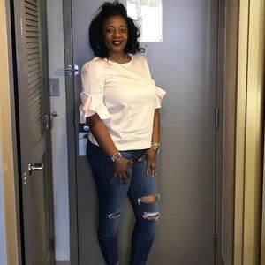 Meet your Posher, Denise